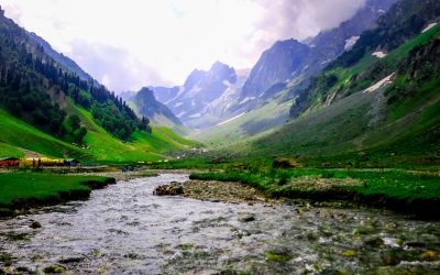 WHAT NOT TO MISS IN SONAMARG, KASHMIR: A HANDY TRAVEL GUIDE