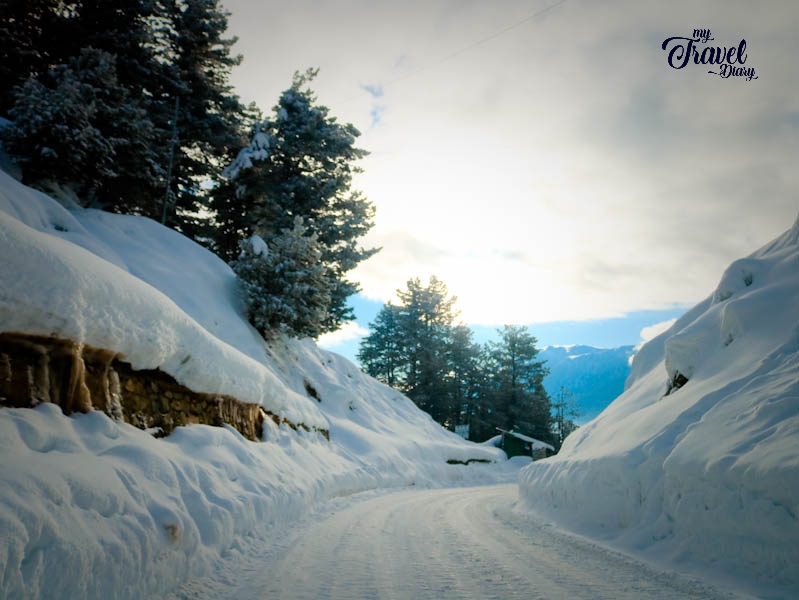 Snowy road to Gulmarg, Kashmir
